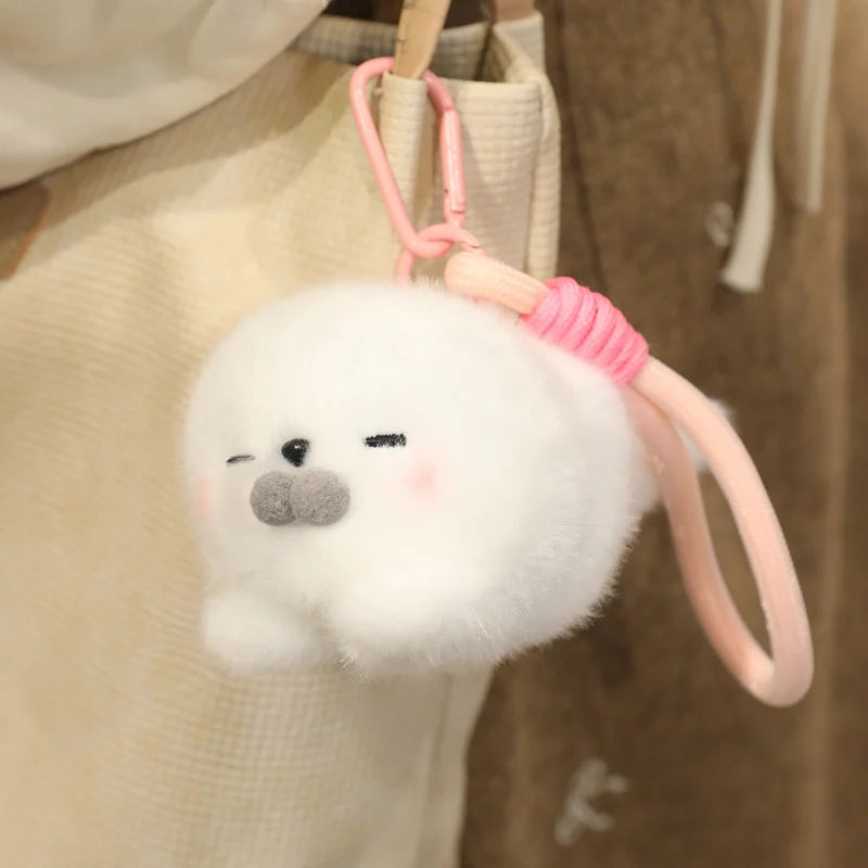 三段重ねのふわふわ白いアザラシぬいぐるみ