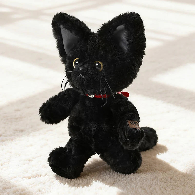 赤い首輪と黄色い目のふわふわ黒猫ぬいぐるみ