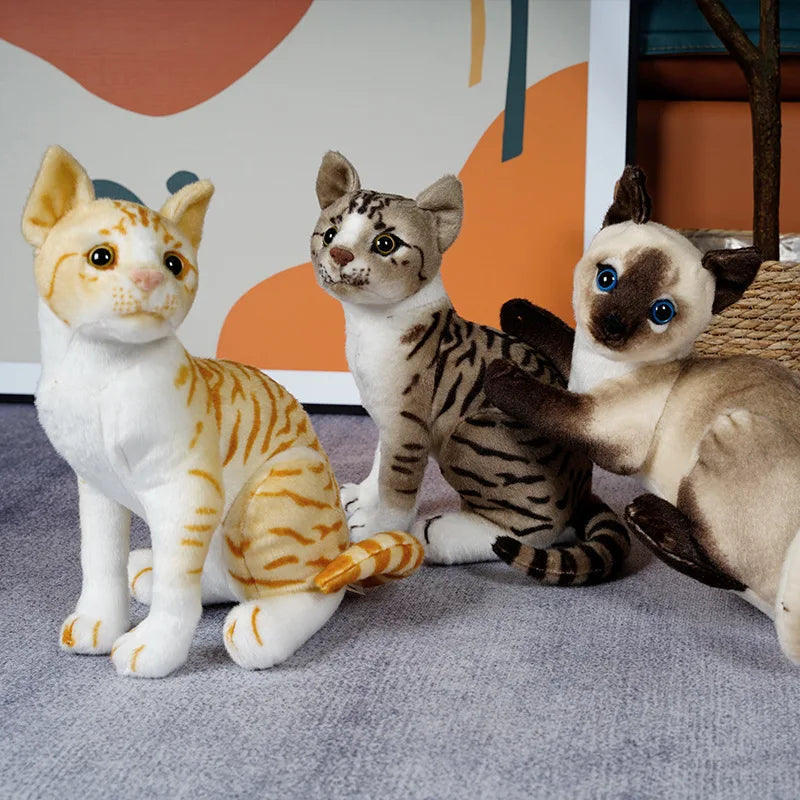 リアルな猫のぬいぐるみ – 茶トラ、キジトラ、シャム