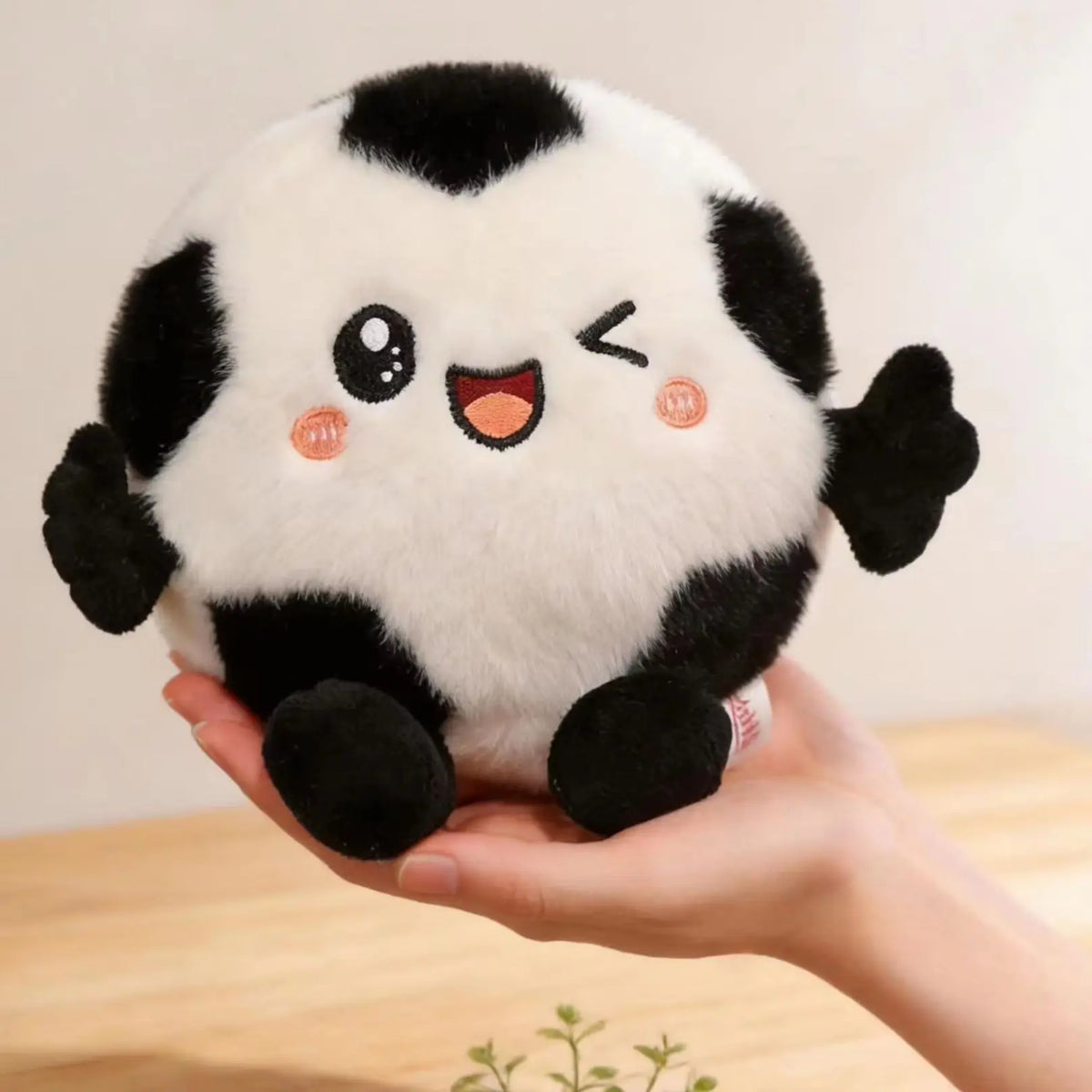 ウィンク顔 ふわふわ サッカーボール ぬいぐるみ