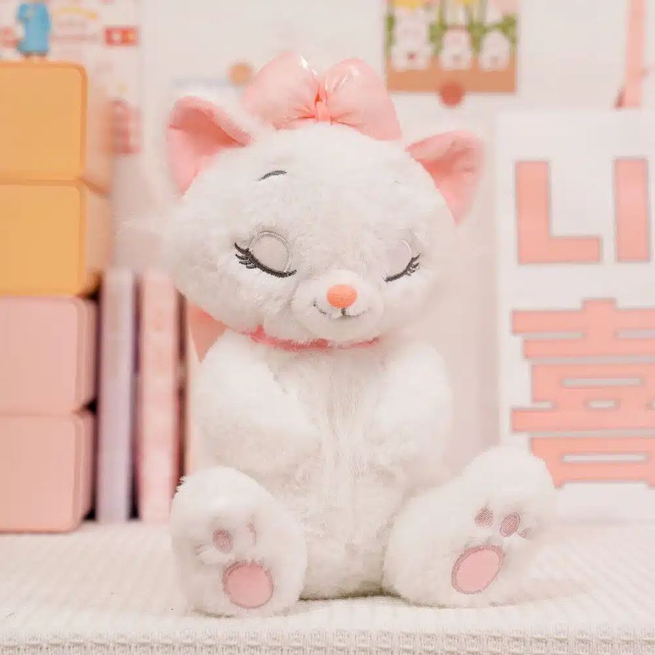 柔らかくて抱き心地の良いおしゃれキャットのぬいぐるみ（白または黒）/ The Plush Company