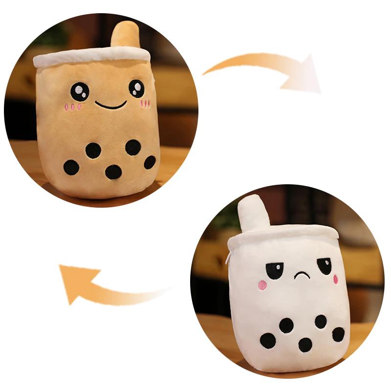 かわいいリバーシブルのバブルティーぬいぐるみ、La Compagnie de la Peluche の柔らかい白いおもちゃ。