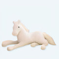 柔らかくて抱き心地の良い、子供用の白い馬のぬいぐるみ。乗馬テーマ。The Plush Company