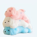 夜になると柔らかく癒される、光る白い犬のぬいぐるみ。The Plush Company