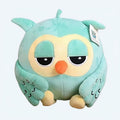寝室の装飾に最適な、柔らかくて抱きしめやすい緑のフクロウのぬいぐるみ The Plush Company