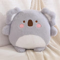 ピンクの頬を持つかわいいコアラのぬいぐるみ