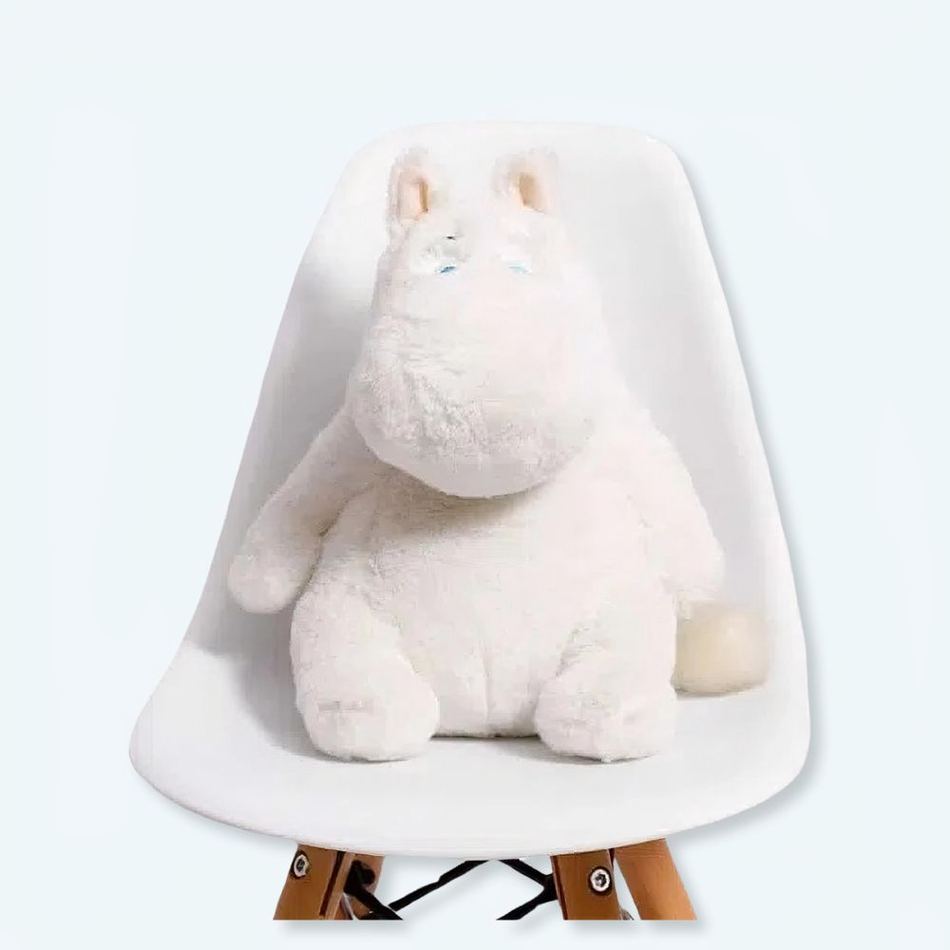 ご自宅で快適にお過ごしいただける、柔らかな白いカバのぬいぐるみ枕。The Plush Company