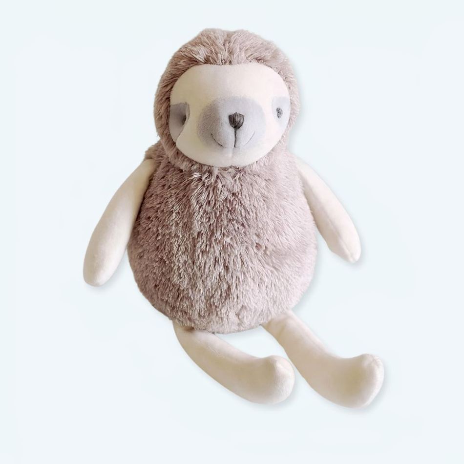 ふわふわの毛並みが特徴の、お子様向けの柔らかくて抱き心地の良いナマケモノのぬいぐるみ。The Plush Company