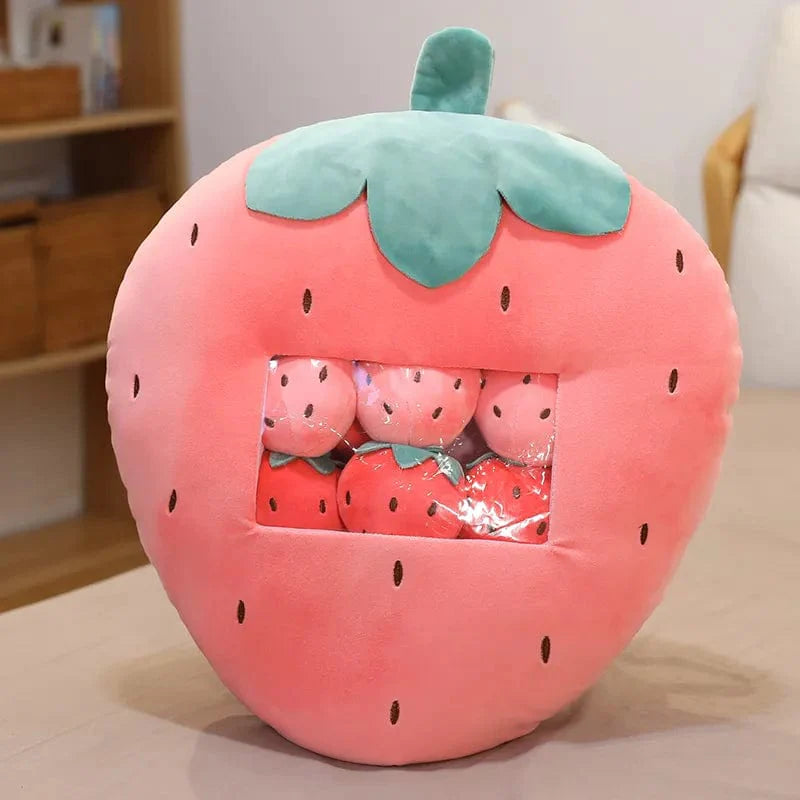 巨大なイチゴのスクイシュマロぬいぐるみ