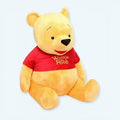 子供部屋にぴったりの、巨大で柔らかくて抱きしめたい「くまのプーさん」のぬいぐるみ - The Plush Company